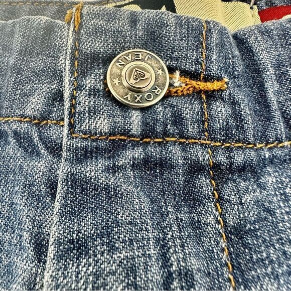Roxy Denim Shorts- Size 9 - Picture 2 of 7